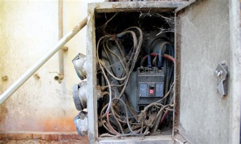 breaker at electric box bad|when circuit breakers fail.